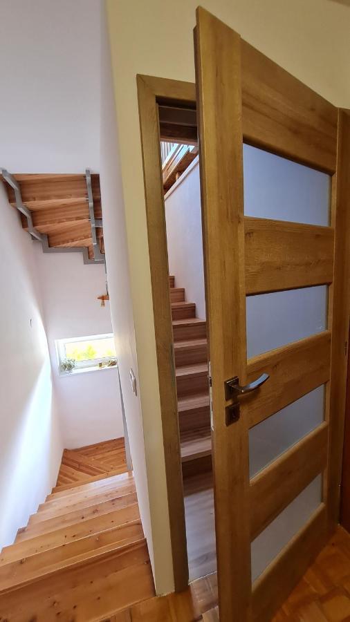 Penzion Piano Apartment ลิฟตอฟสกีมิคูลาช ภายนอก รูปภาพ