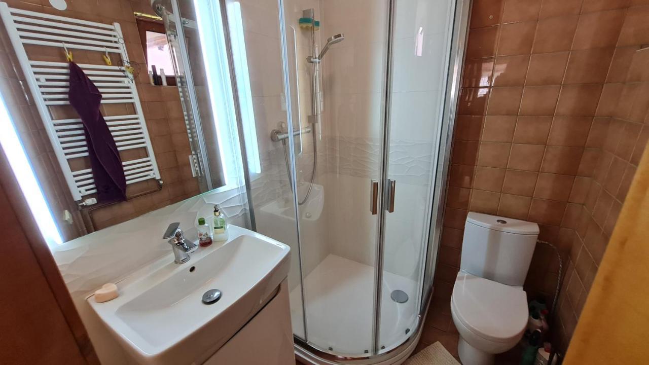 Penzion Piano Apartment ลิฟตอฟสกีมิคูลาช ภายนอก รูปภาพ