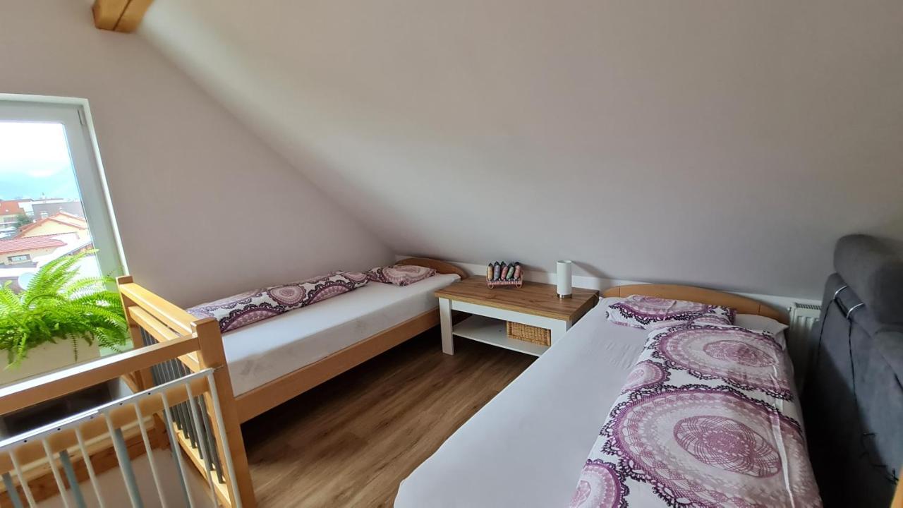 Penzion Piano Apartment ลิฟตอฟสกีมิคูลาช ภายนอก รูปภาพ